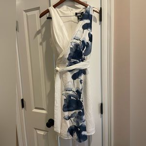 DKNY White & Blue Floral V-Neck Drapey Crepe Dress 16